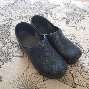 DANSKO size 36 Clogs
